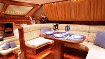 SY LIBERTAS -  Pilothouse Dining